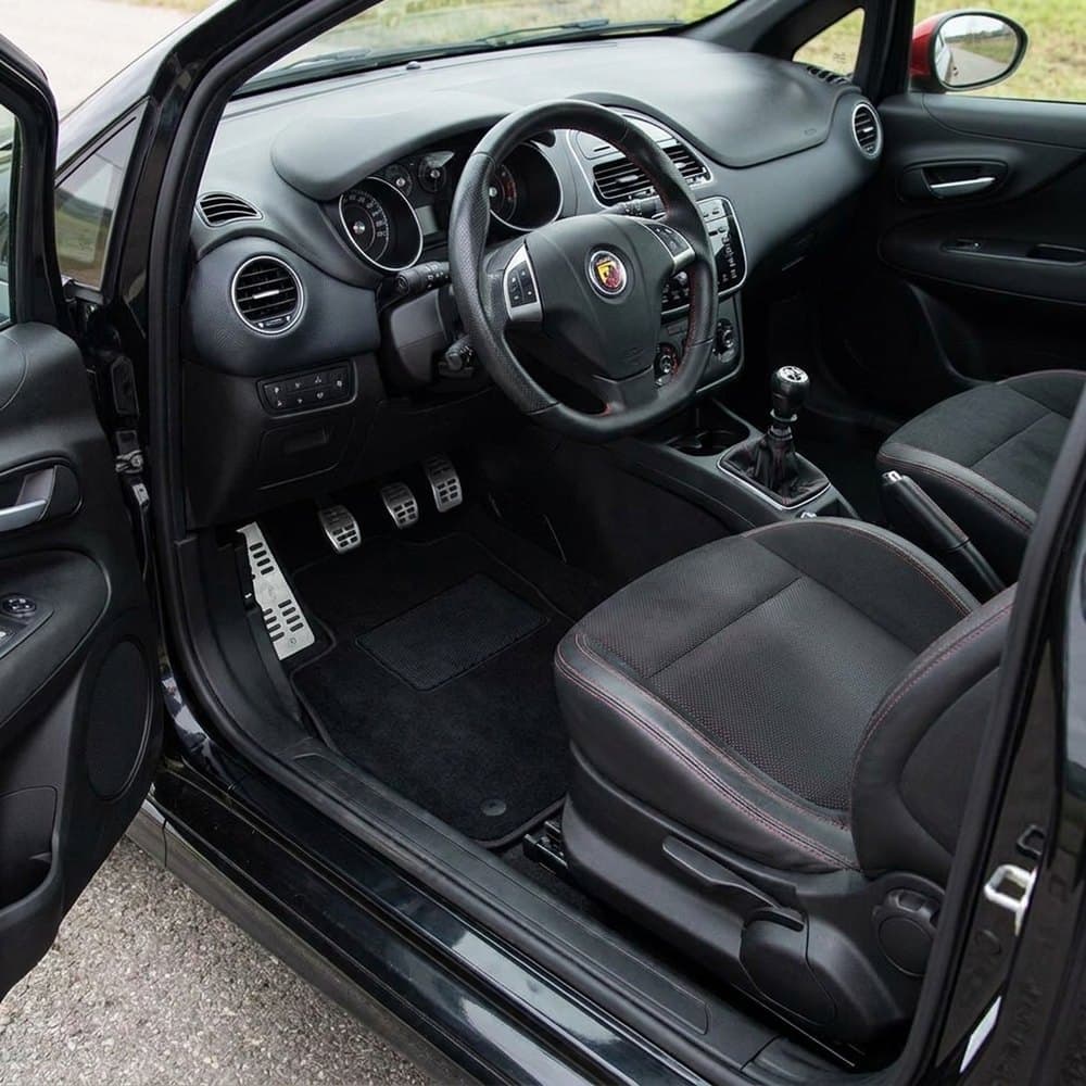 Tappetini in moquette Astro montati su Abarth Punto Evo 3 porte (2010-2015)