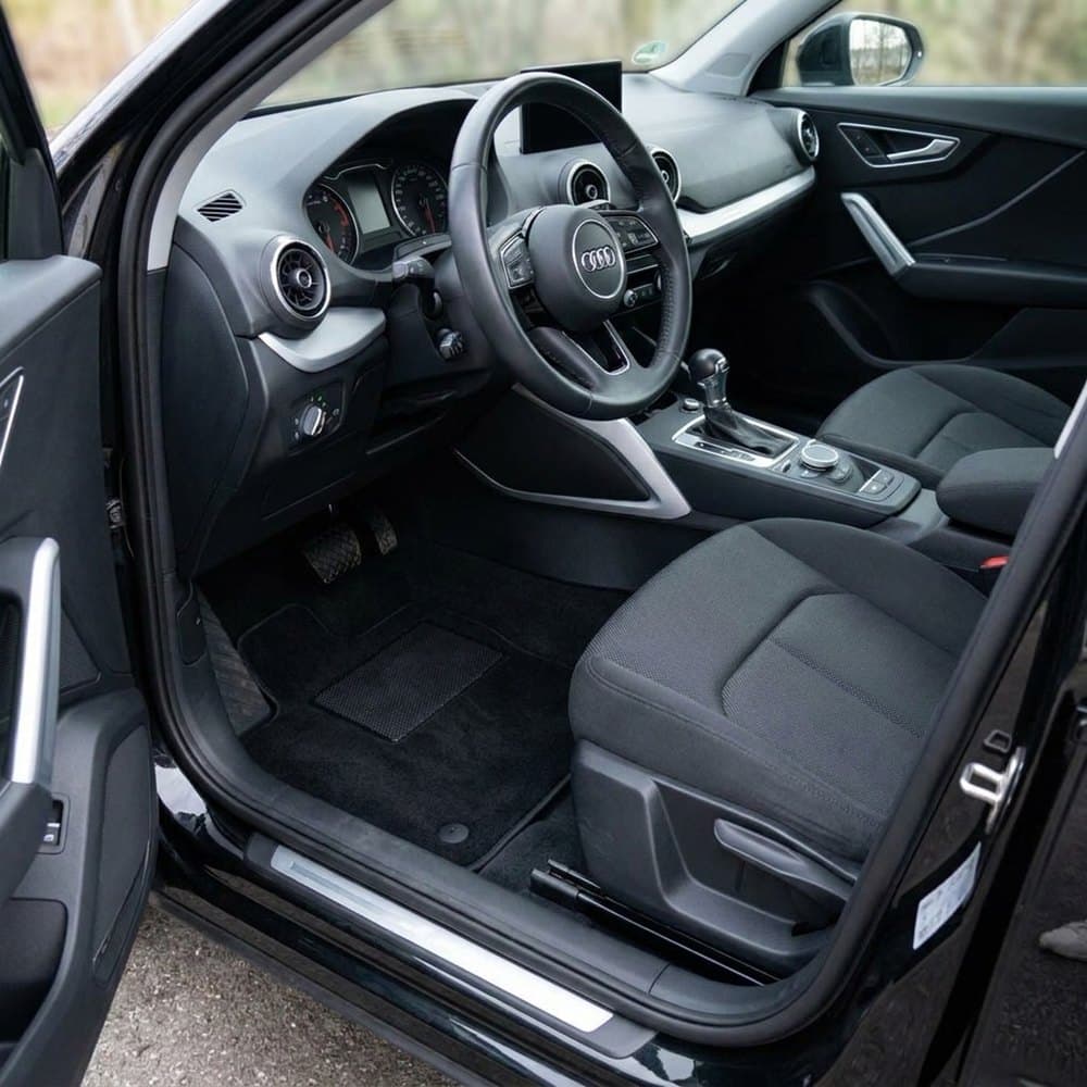 Tappetini in moquette Astro montati su Audi Q2 (2016-)