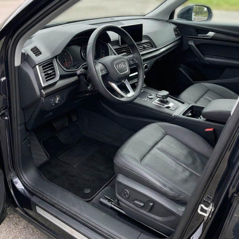 Tappetini in moquette Astro montati su Audi Q5 (2017-)