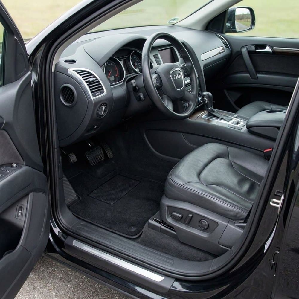 Tappetini in moquette Astro montati su Audi Q7 (2006-2015)