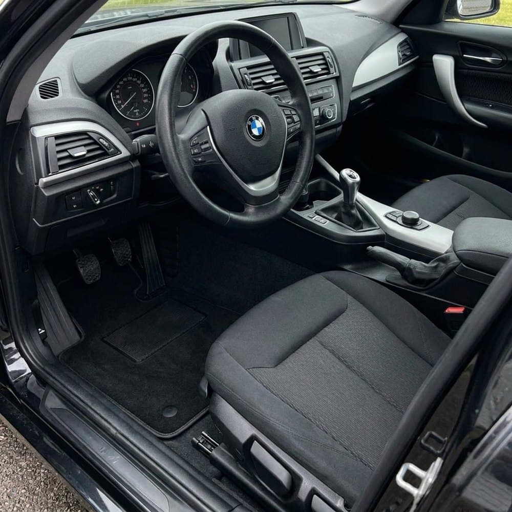 Tappetini in moquette Astro montati su BMW Serie 1 3/5 porte (2012-2019)