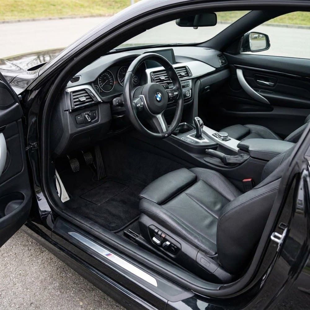 Tappetini in moquette Astro montati su BMW Serie 4 (F32-F33) Coupé/Cabrio (2013-2020)