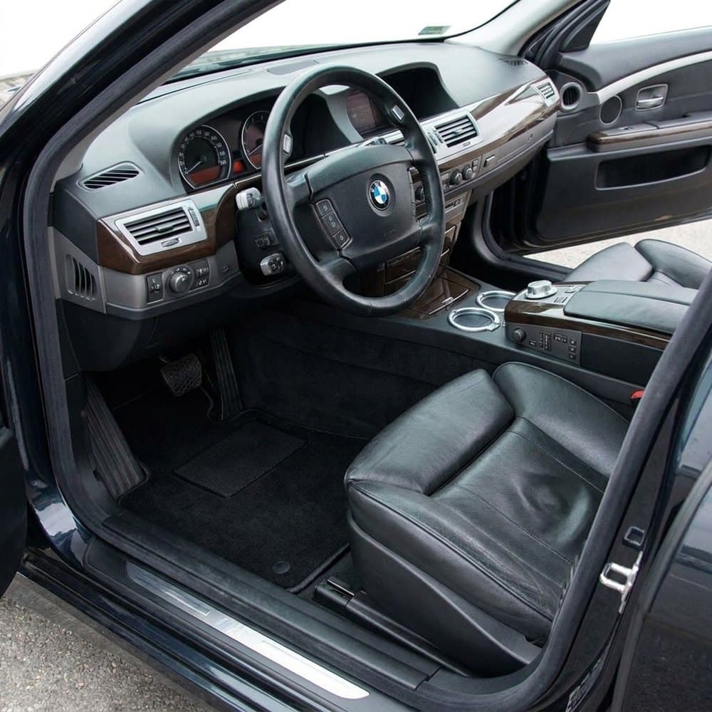 Tappetini in moquette Astro montati su BMW Serie 7 (E65) (2001-2008)