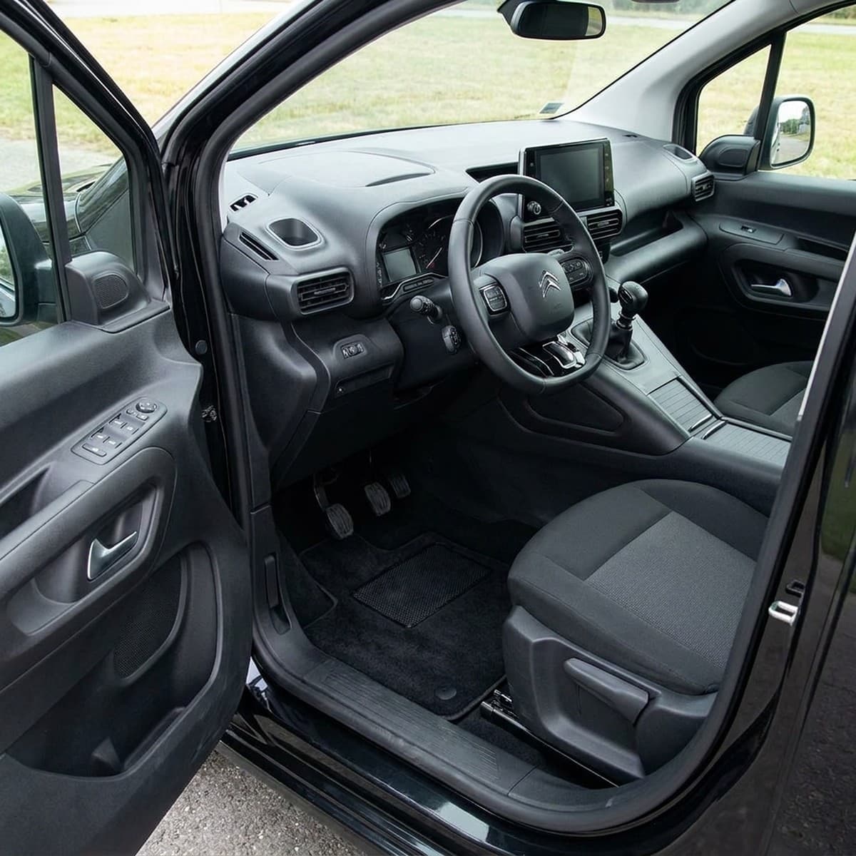 Tappetini in moquette Astro montati su Citroën Berlingo Van (2019-)