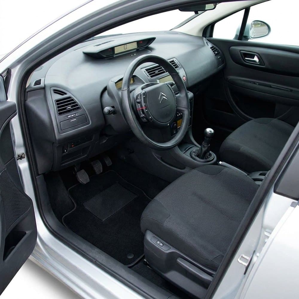 Tappetini in moquette Astro montati su Citroën C4 3/5 porte (2005-2010)