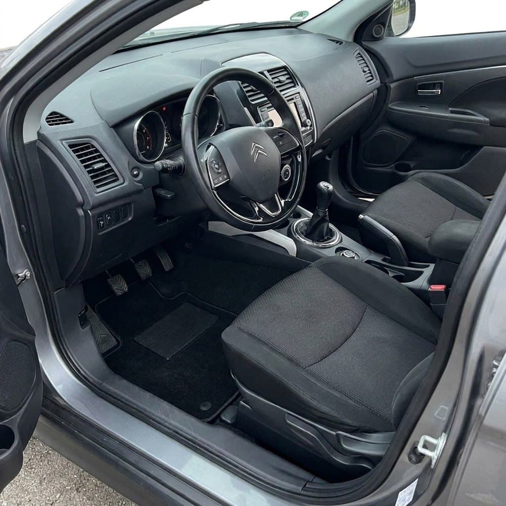 Tappetini in moquette Astro montati su Citroën C4 Aircross (MK1) (2013-2018)