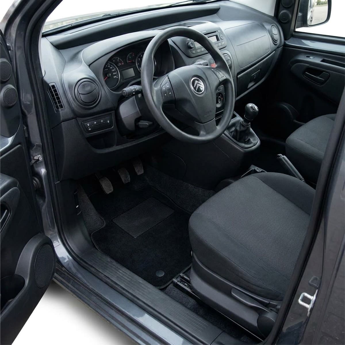Tappetini in moquette Astro montati su Citroën Nemo 5 posti (2008-)