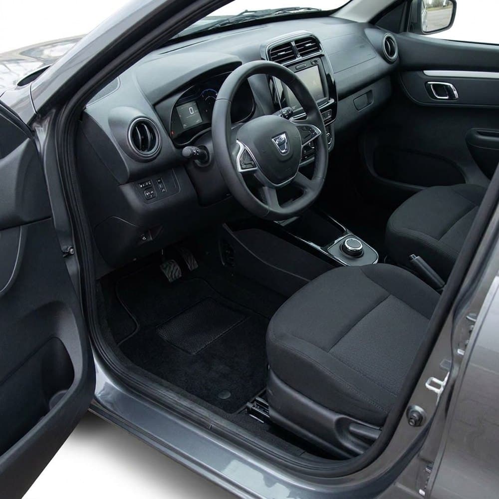 Tappetini in moquette Astro montati su Dacia Spring (2020-)