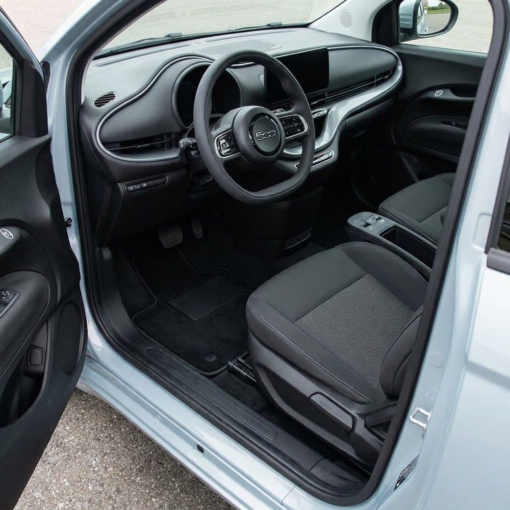 Tappetini in moquette Astro montati su Fiat 500e elettrica (2021-)