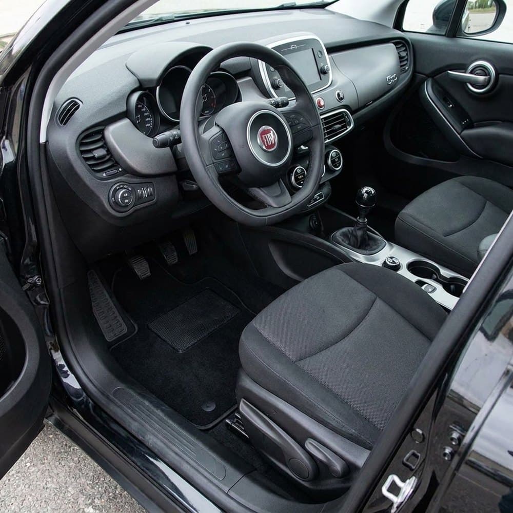 Tappetini in moquette Astro montati su Fiat 500X (2015-)