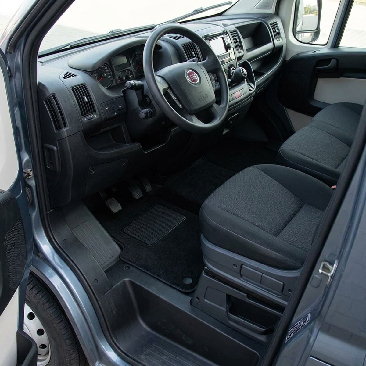 Tappetini in moquette Astro montati su Fiat Ducato (2007-)