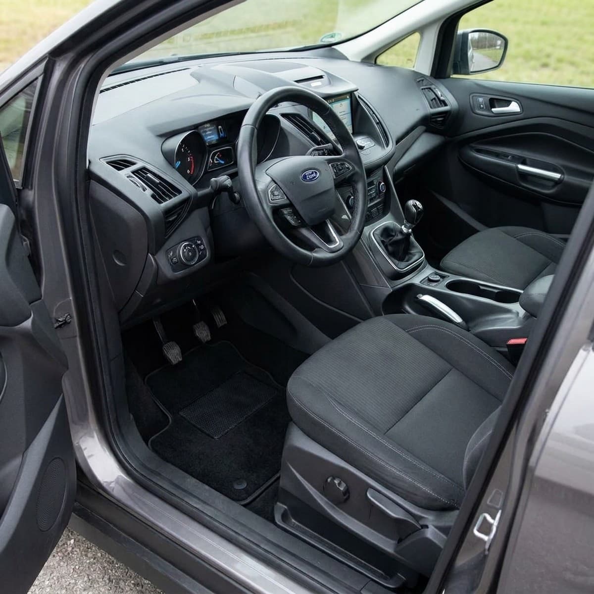 Tappetini in moquette Astro montati su Ford C-Max (2015-2021)