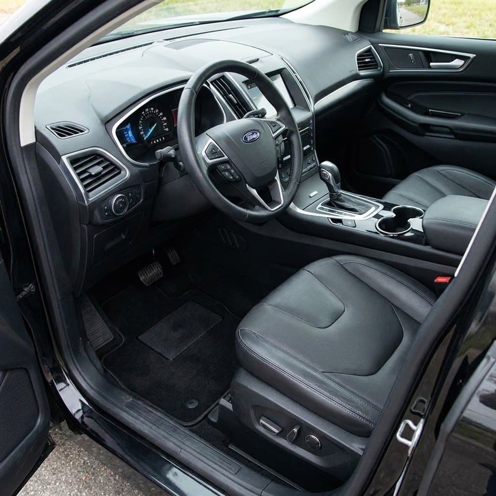 Tappetini in moquette Astro montati su Ford Edge (2016-2021)