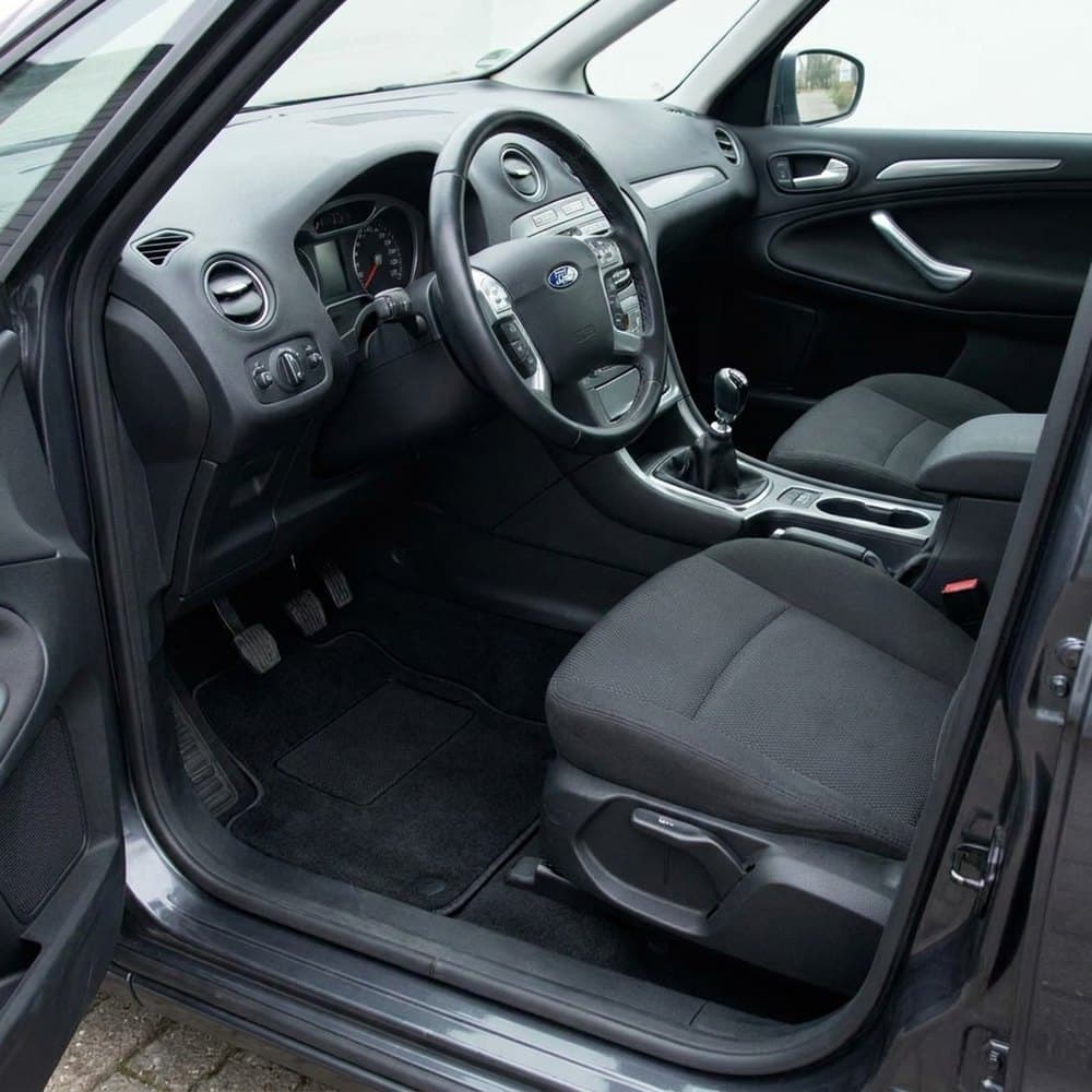 Tappetini in moquette Astro montati su Ford Galaxy (2006-2015)