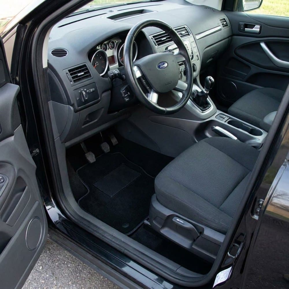 Tappetini in moquette Astro montati su Ford Kuga (2008-2012)