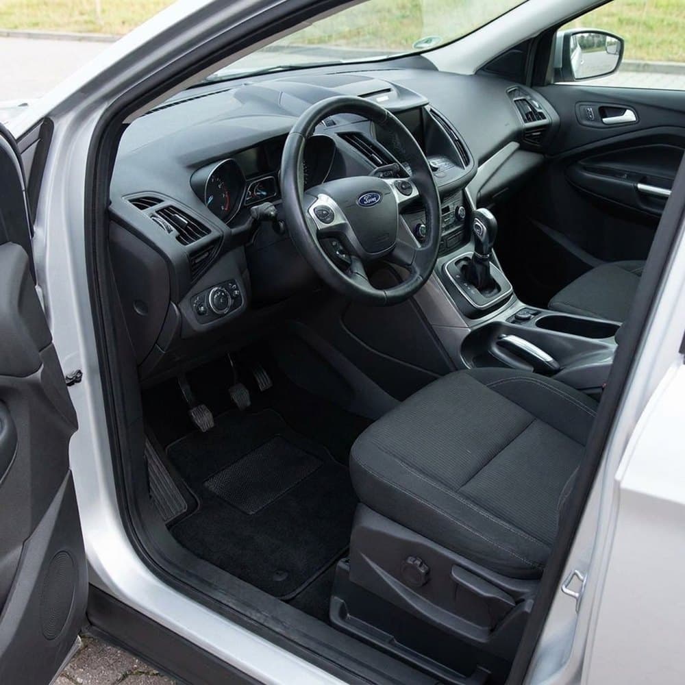 Tappetini in moquette Astro montati su Ford Kuga (2013-2019)