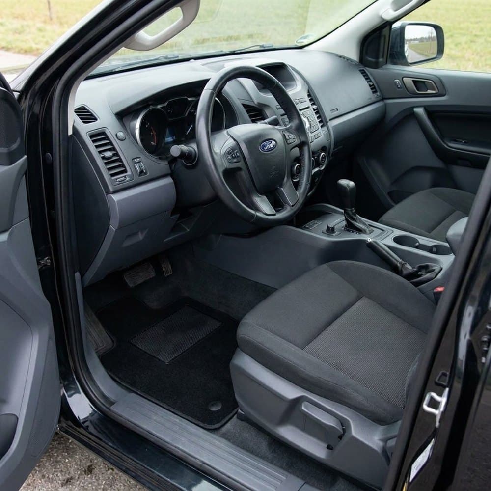 Tappetini in moquette Astro montati su Ford Ranger (2012-2019)