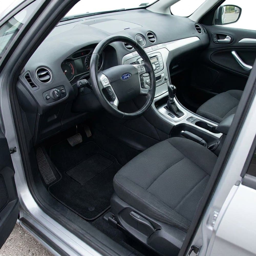 Tappetini in moquette Astro montati su Ford S-Max (2003-2013)