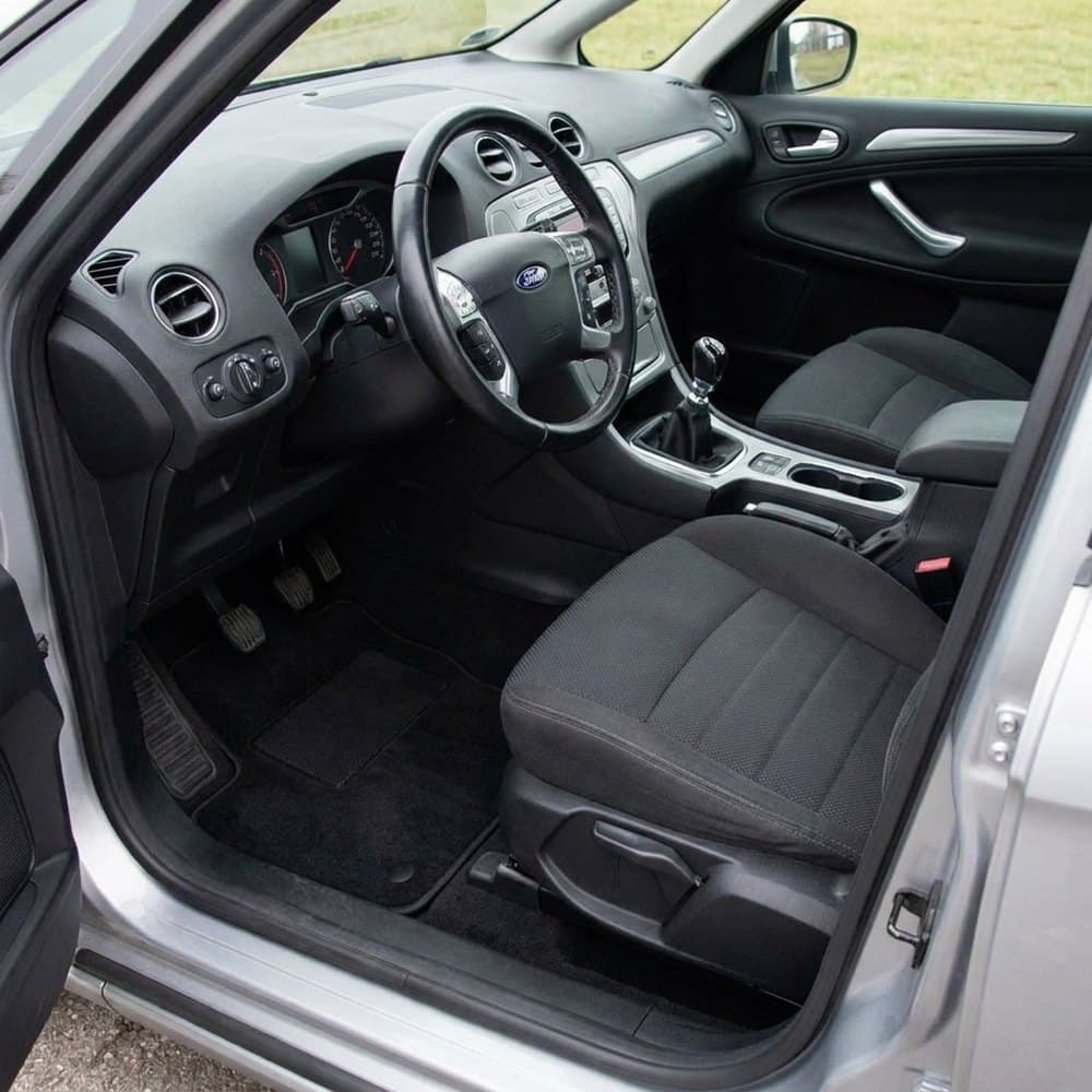 Tappetini in moquette Astro montati su Ford S-Max (2013-2016)