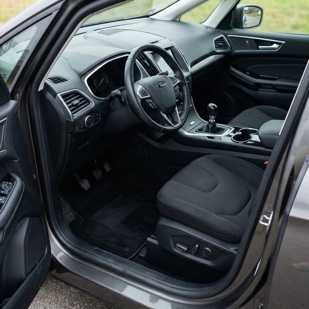 Tappetini in moquette Astro montati su Ford S-Max (2016-)