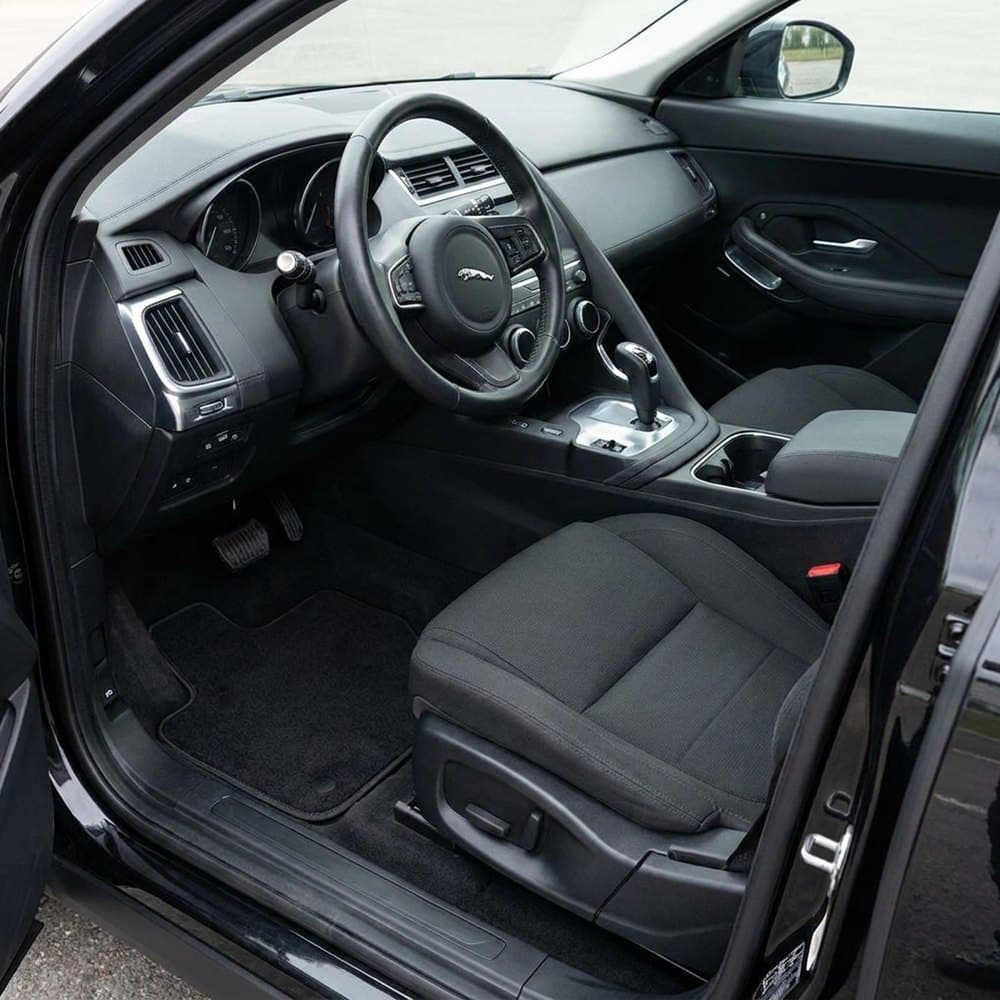 Tappetini in moquette Astro montati su Jaguar E-Pace (2017-)
