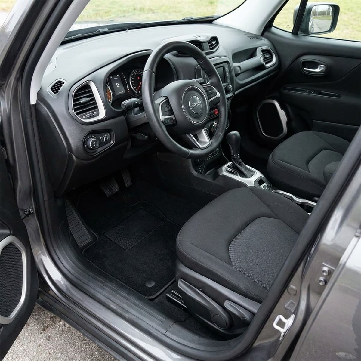Tappetini in moquette Astro montati su Jeep Renegade (2016-)