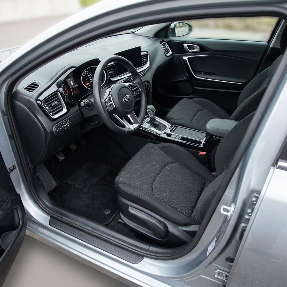 Tappetini in moquette Astro montati su Kia ProCeed (2019-)