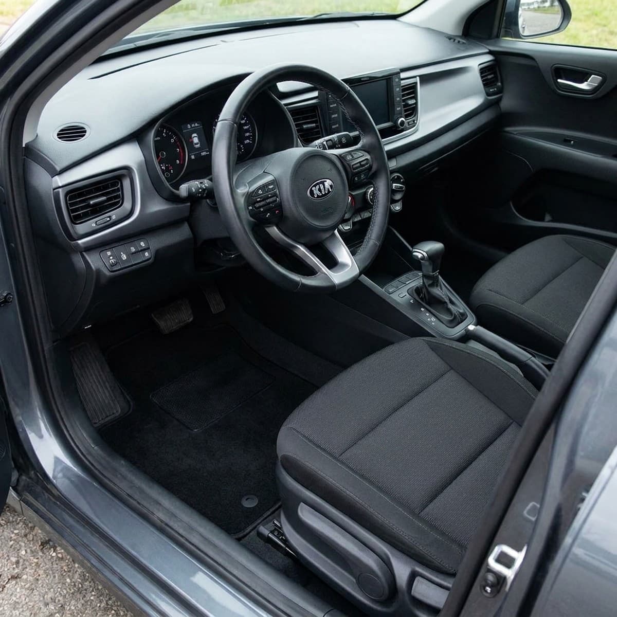 Tappetini in moquette Astro montati su Kia Rio 3/5 porte (2017-)