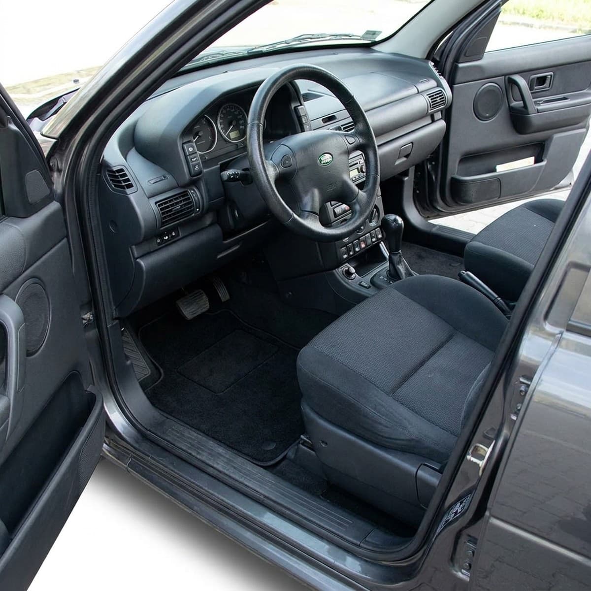 Tappetini in moquette Astro montati su Land Rover Freelander 5 porte (2004-2006)