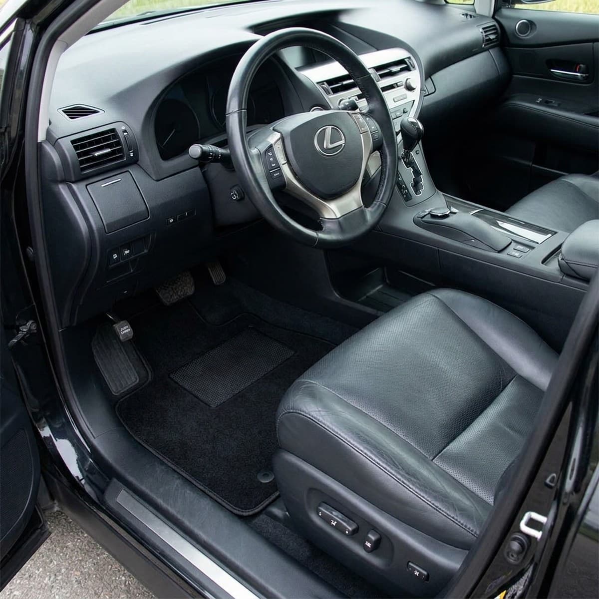 Tappetini in moquette Astro montati su Lexus RX (2009-2015)