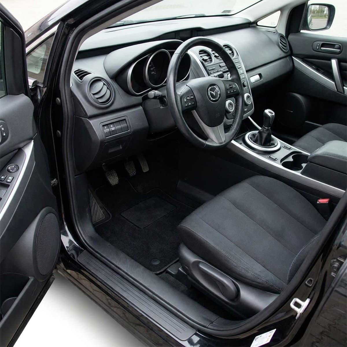 Tappetini in moquette Astro montati su Mazda CX-7 (2006-2013)