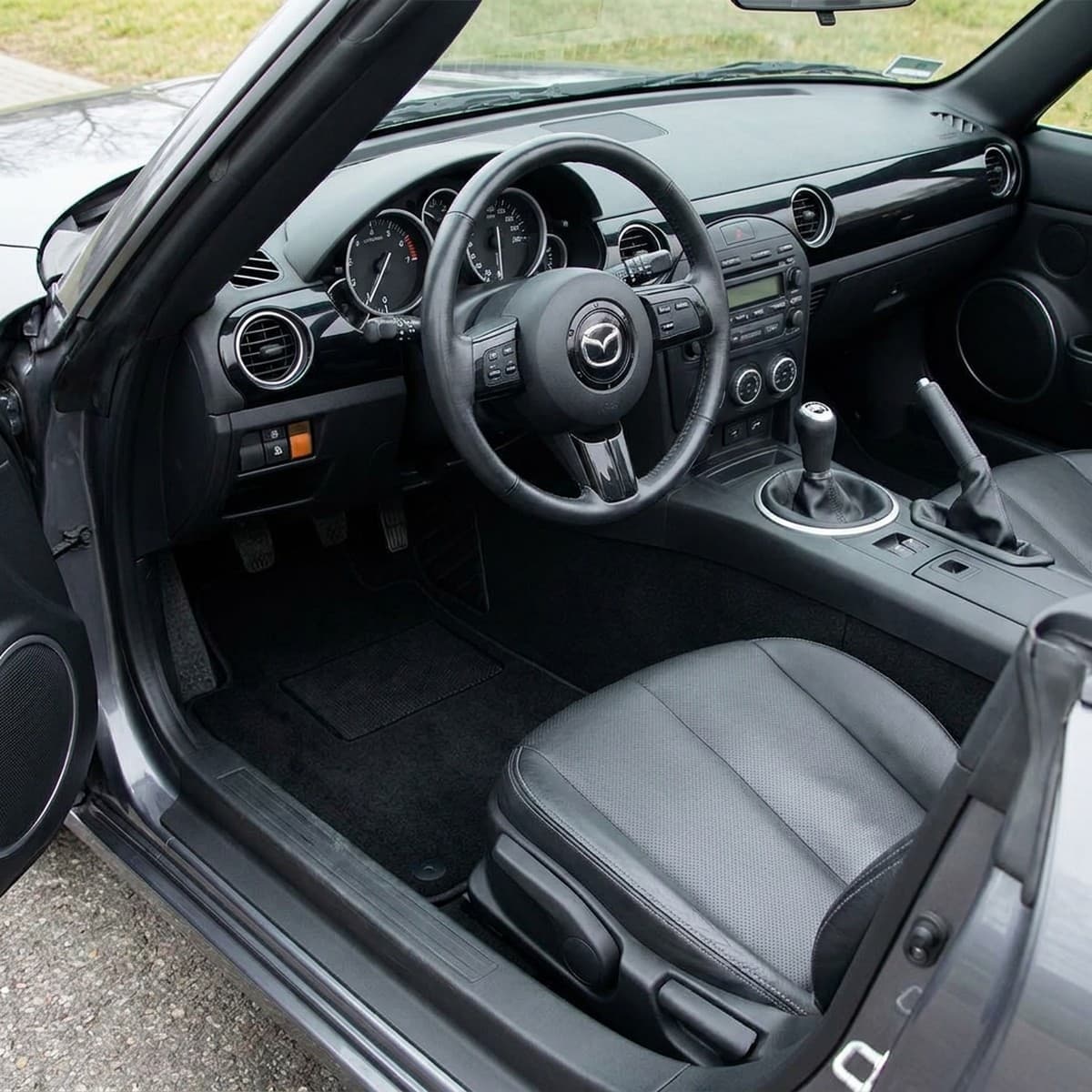 Tappetini in moquette Astro montati su Mazda MX-5 (2007-)