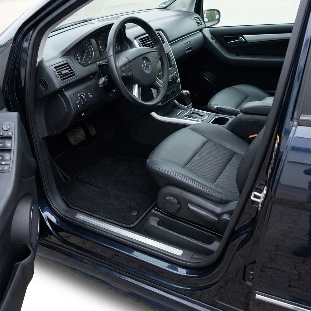 Tappetini in moquette Astro montati su Mercedes-Benz Classe B (2005-2011)