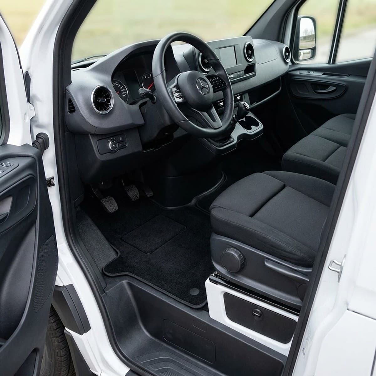 Tappetini in moquette Astro montati su Mercedes-Benz Sprinter (2018-)