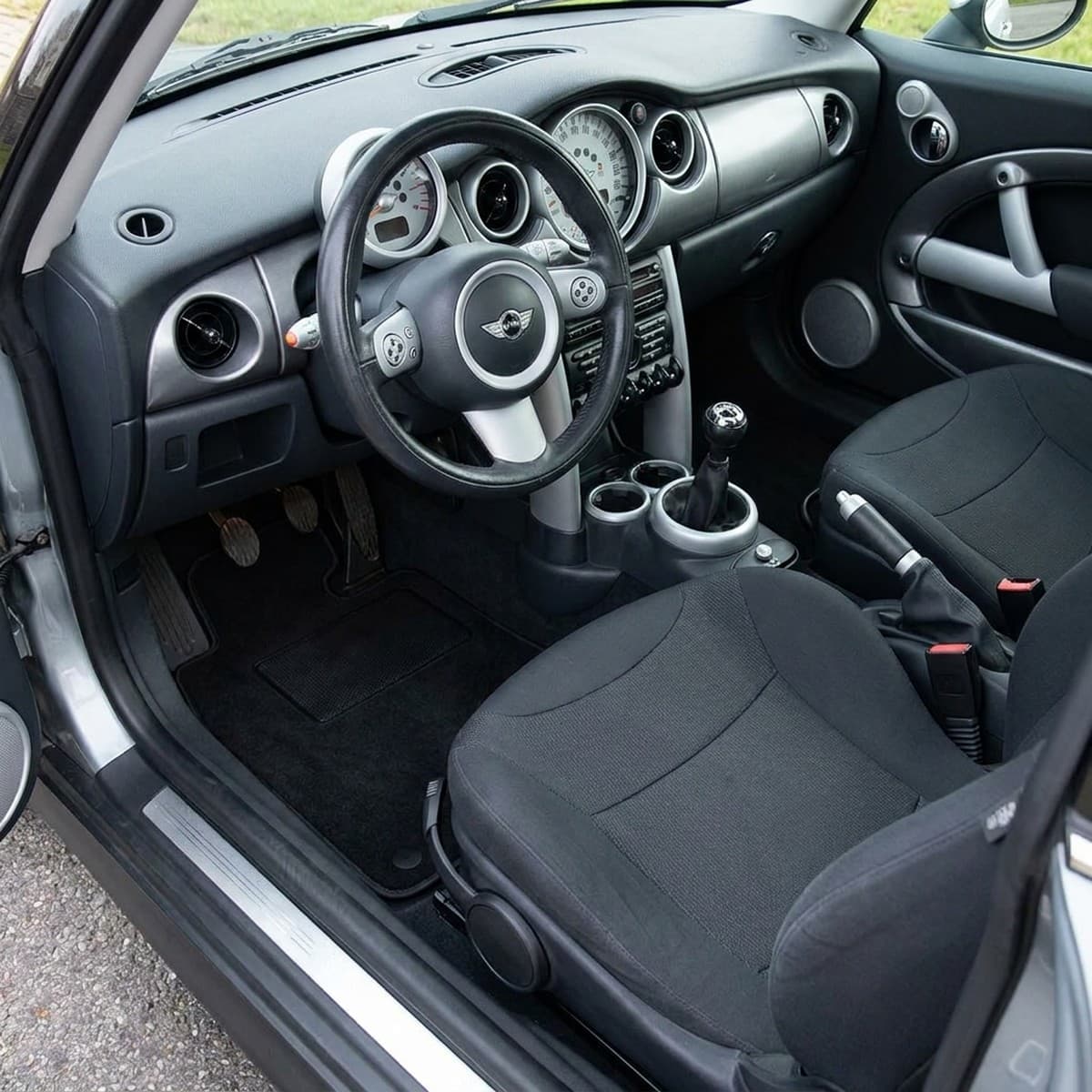 Tappetini in moquette Astro montati su Mini One/Cooper/Cabrio (2002-2007)