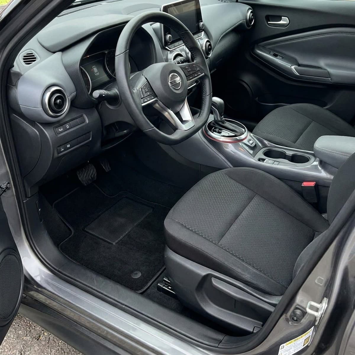 Tappetini in moquette Astro montati su Nissan Juke (2019-)