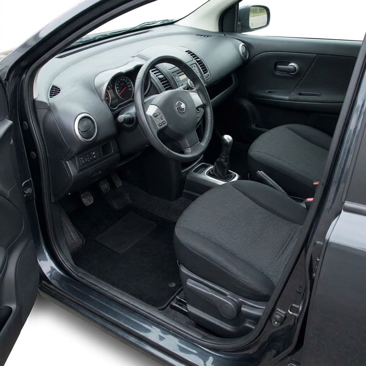 Tappetini in moquette Astro montati su Nissan Note (2006-2013)
