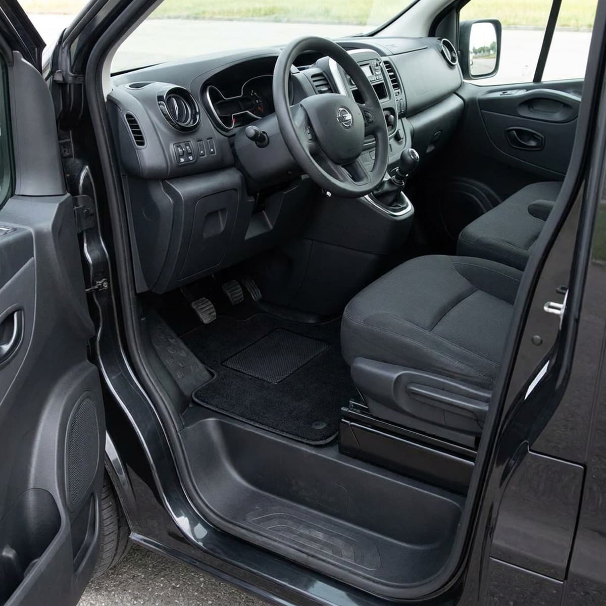 Tappetini in moquette Astro montati su Nissan NV300 Van (2016-)