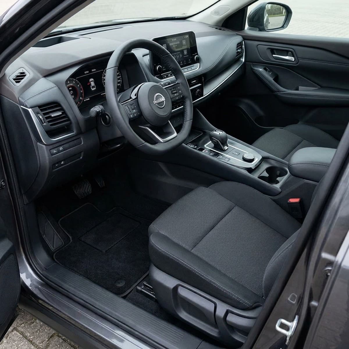 Tappetini in moquette Astro montati su Nissan Qashqai (2021-)