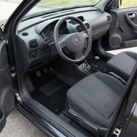 Tappetini in moquette Astro montati su Opel Combo 5 posti (2000-2007)