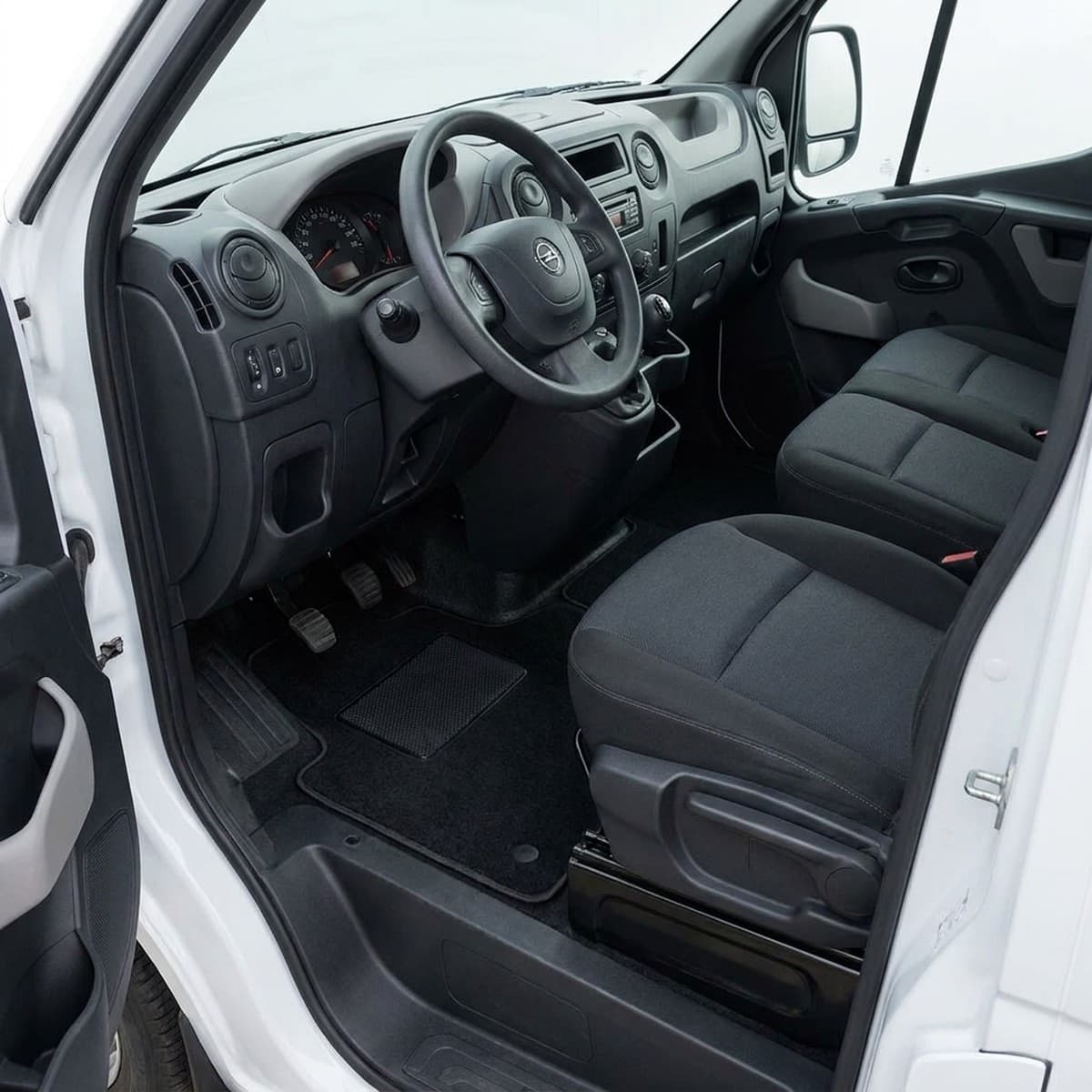 Tappetini in moquette Astro montati su Opel Movano (2010-)