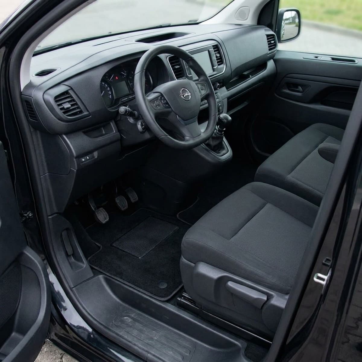 Tappetini in moquette Astro montati su Opel Vivaro (2020-)
