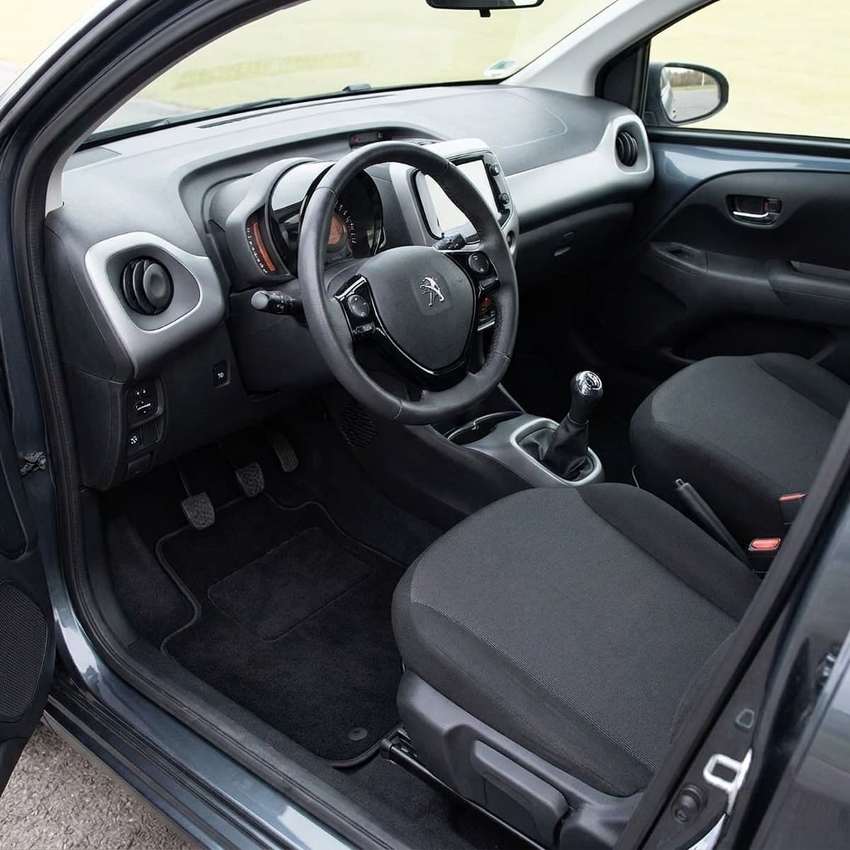 Tappetini in moquette Astro montati su Peugeot 108 (2014-2018)