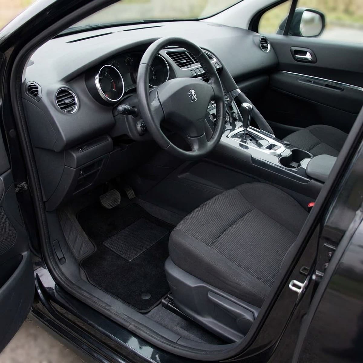 Tappetini in moquette Astro montati su Peugeot 3008 (2009-2016)