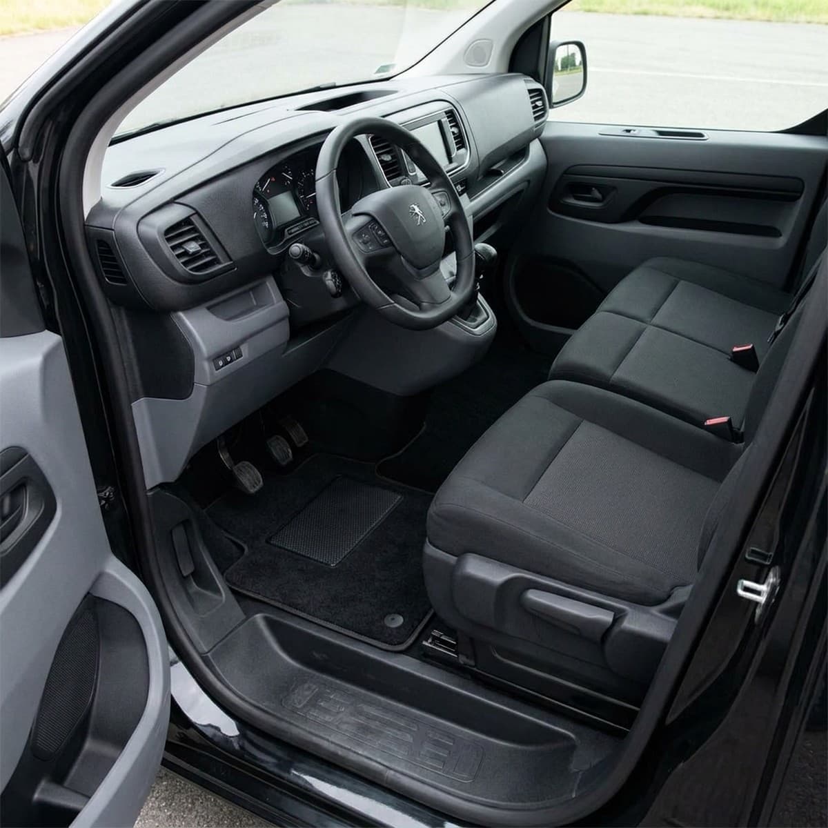 Tappetini in moquette Astro montati su Peugeot Expert (2016-)