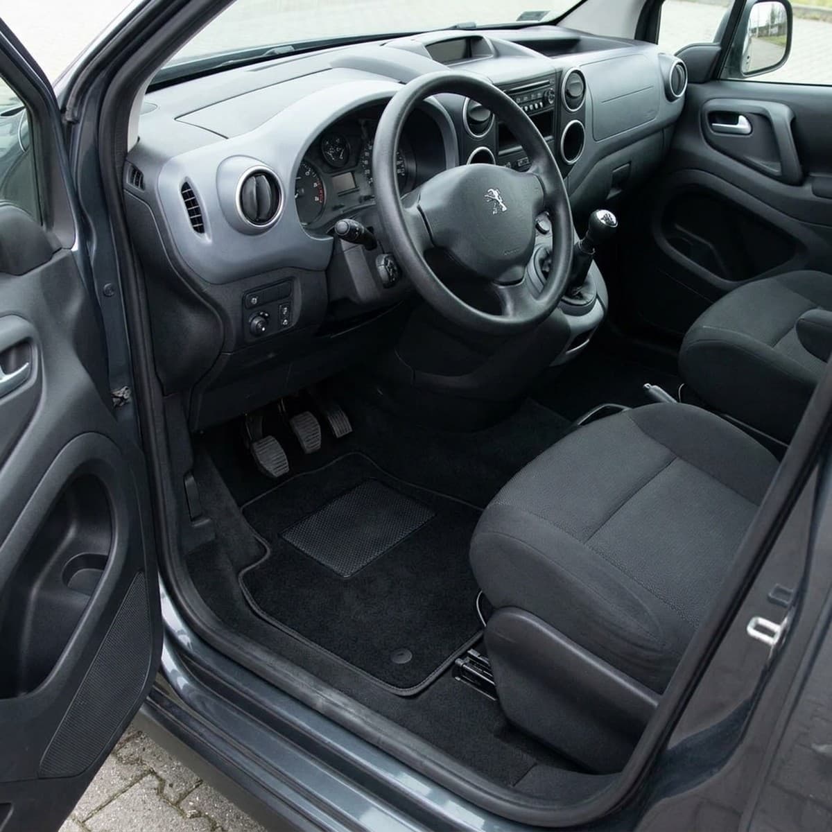 Tappetini in moquette Astro montati su Peugeot Partner 5 posti (2008-2018)