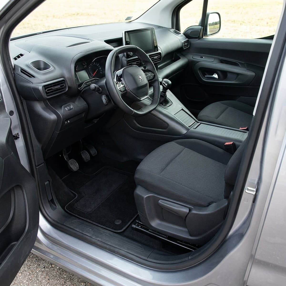 Tappetini in moquette Astro montati su Peugeot Rifter 5 posti (2018-)