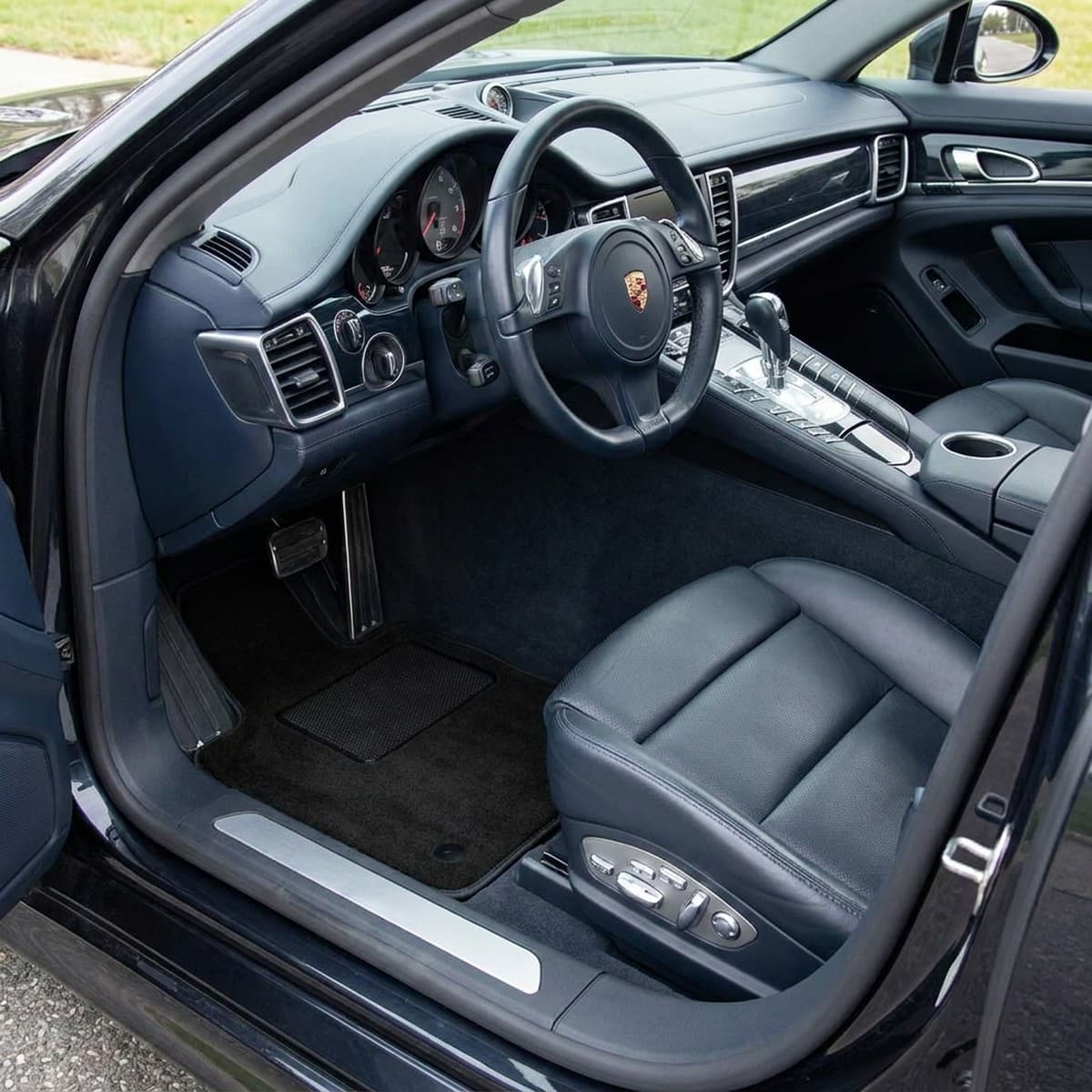 Tappetini in moquette Astro montati su Porsche Panamera (2009-2016)