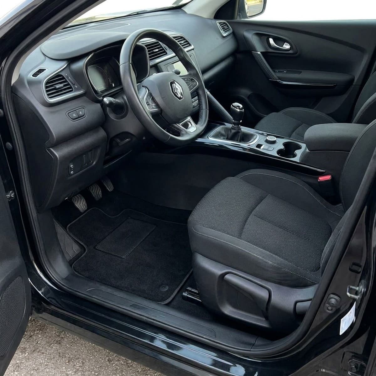 Tappetini in moquette Astro montati su Renault Kadjar (2015-)