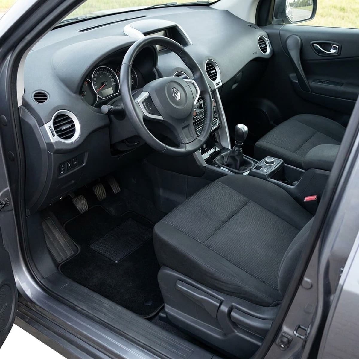 Tappetini in moquette Astro montati su Renault Koleos (2008-2016)